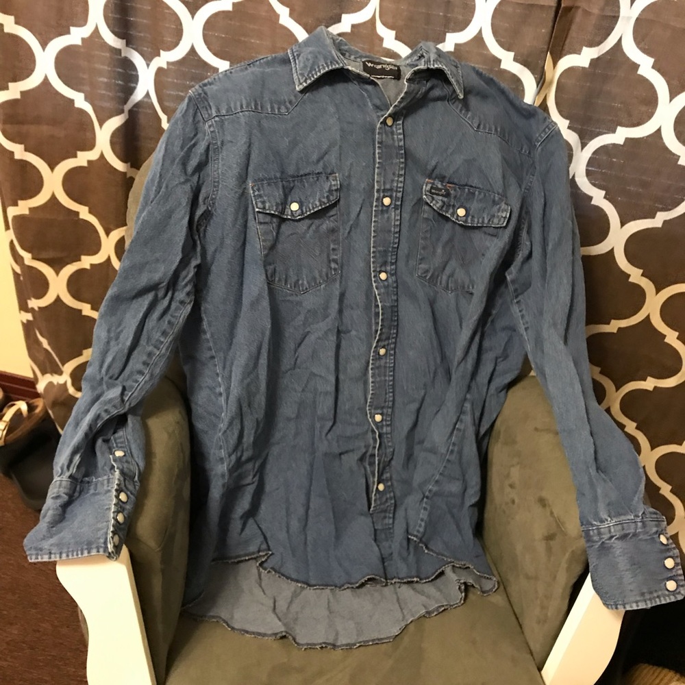 Men’s Wrangler Jean Button Up Size xl